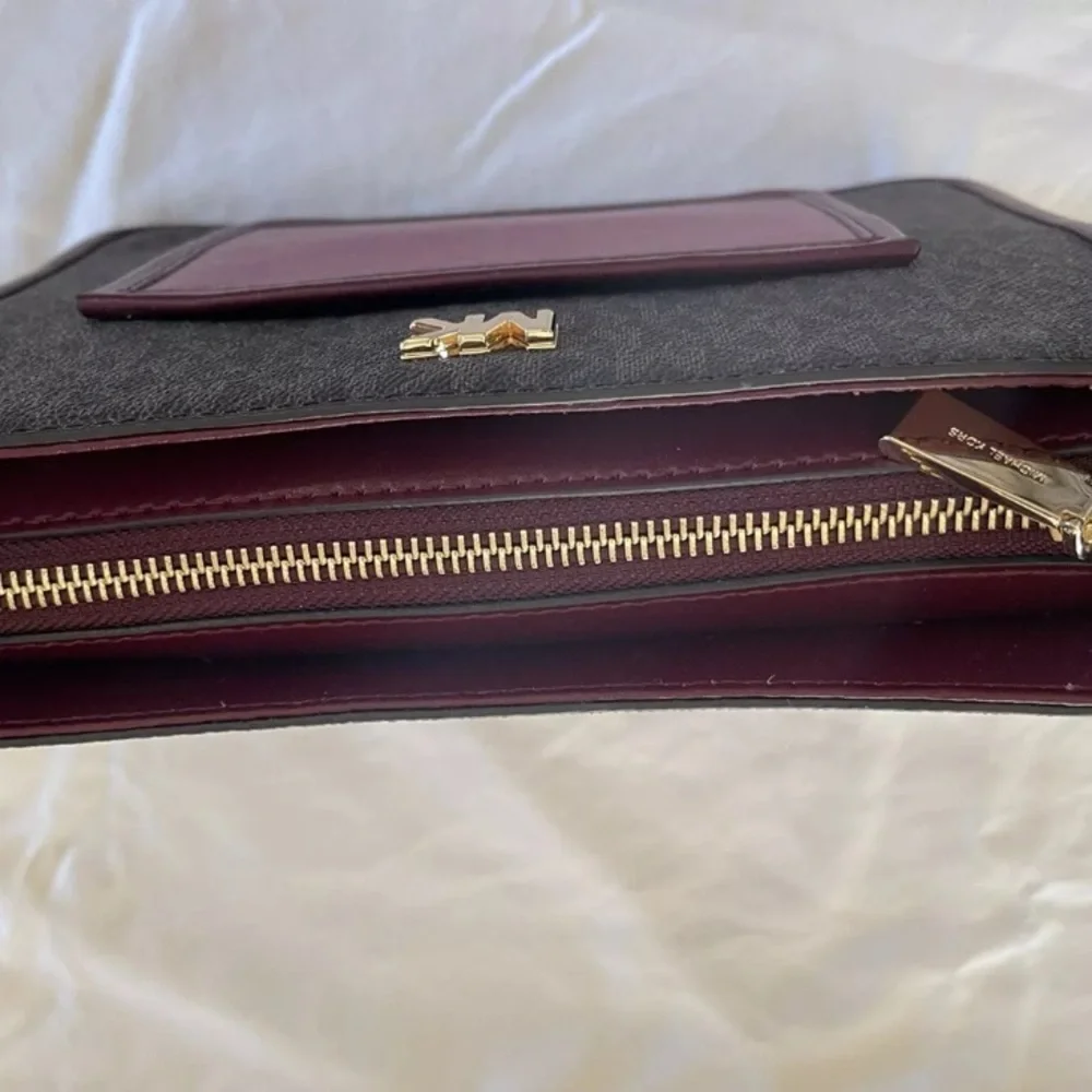 Michael Kors Gloria  Pocket Swing Bag in Brown Signature and Maroon Leather NWT